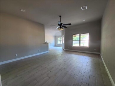 115 Clover Cir, Weatherford, TX 76086 - photo 6