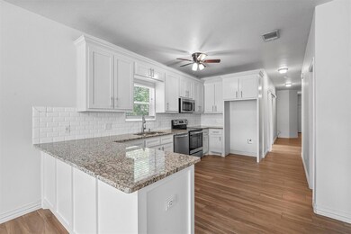 901 W Nelson St, Denison, TX 75020 - photo 5