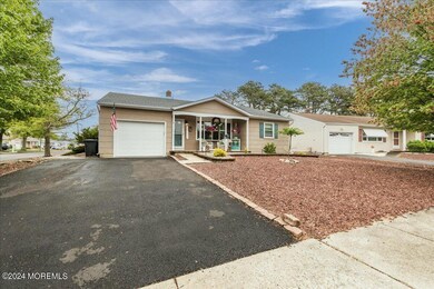 135 Castleton Dr, Toms River, NJ 08757 - photo 4