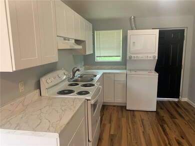 1212 S Dunn Ave unit 4, Fayetteville, AR 72701 - photo 5