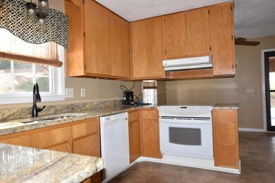 2098 Graham Rd, Macon, GA 31211 - photo 7