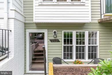 1517 Lowell Ct, Crofton, MD 21114 - photo 2