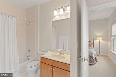 5799 Falls Gate Ct, Falls Church, VA 22041 - photo 7