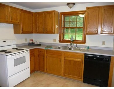 12 Broad St unit 14, Merrimac, MA 01860 - photo 4