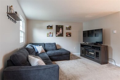 11 Fieldstone Dr, Londonderry, NH 03053 - photo 4