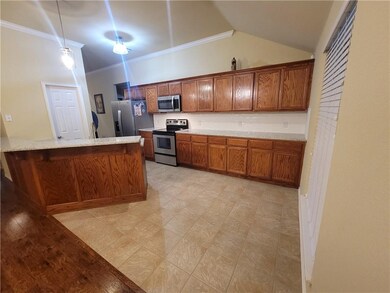 1109 Falco Concolor Dr, Norman, OK 73072 - photo 2