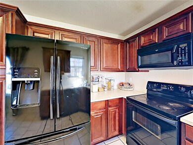 Refrigerator conveys