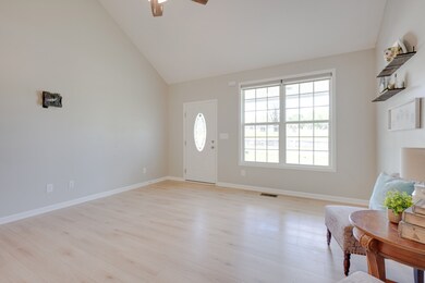 609 N Charlotte St, Dickson, TN 37055 - photo 7