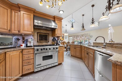 139 Atlantic Ave, Staten Island, NY 10304 - photo 3