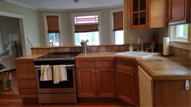 12 Carroll Ave unit 1, Newport, RI 02840 - photo 4