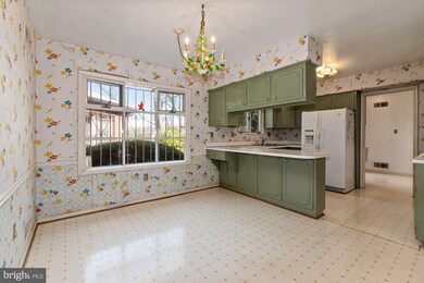 2204 Solmar Dr, Silver Spring, MD 20904 - photo 7