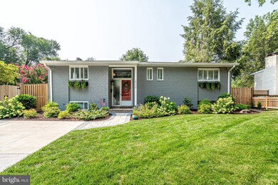 2930 Viewpoint Rd, Alexandria, VA 22314 - photo 3