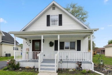 414 Monroe St, Monroeville, IN 46773 - photo 2