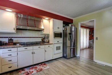 7933 Marywood Dr, Newburgh, IN 47630 - photo 5