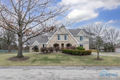 3004 Avatar Ct, Ottawa Hills, OH 43615 - photo 2