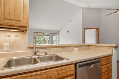 6831 Parkside Cir, Deforest, WI 53532 - photo 7