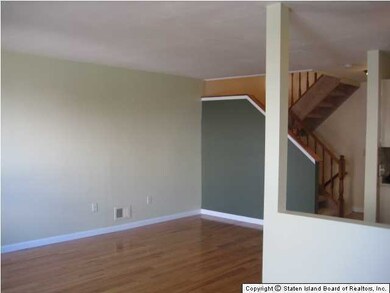 41 Country Dr N unit A, Staten Island, NY 10314 - photo 6