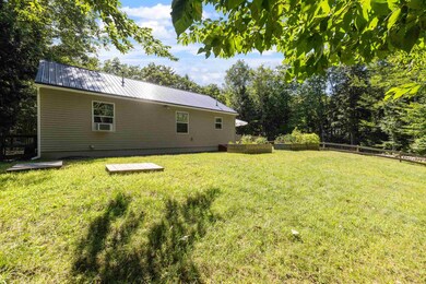 28 Newport Dr, Center Barnstead, NH 03225 - photo 5