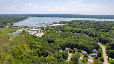 16-web-or-mls-2004 Basin Ct, Holland-16