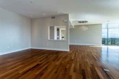 Freshly updated Living-Dining, bar opening