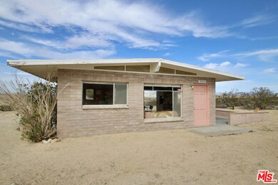 71322 Barnes Rd, Twentynine Palms, CA 92277 - photo 2