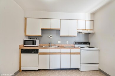 5303 Cedar Point Dr unit F-138, Crown Point, IN 46307 - photo 4