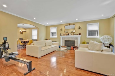 3029 143rd St, Flushing, NY 11354 - photo 4