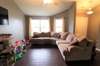 1660 Broadmoor Ct, Frankfort, IN 46041 - photo 4