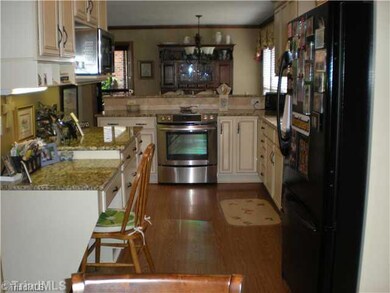 2008 San Fernando Dr, High Point, NC 27265 - photo 5