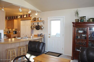 Living rm to kitchen
