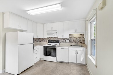 105 A&B Belknap St, Concord, MA 01742 - photo 2