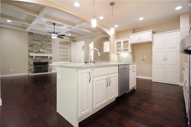 5645 Treeline Dr, Columbus, IN 47201 - photo 4