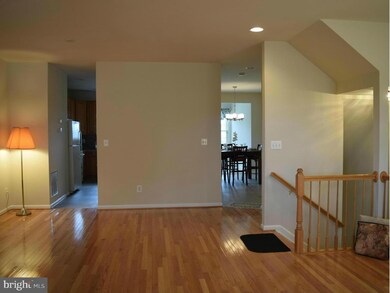12050 Kemps Landing Cir, Manassas, VA 20109 - photo 5