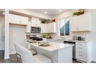 2805 U St, Springfield, OR 97477 - photo 6