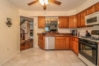 34 Camelot Ct unit 1, Freehold, NJ 07728 - photo 6