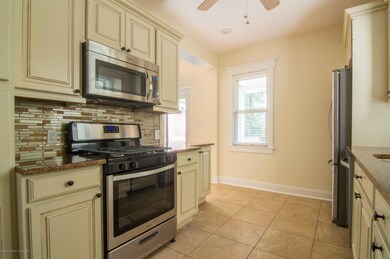 1492 Bay Street-8