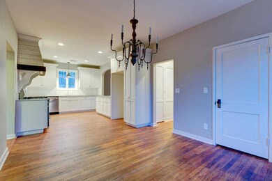 221 Breakfast Nook 3