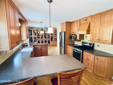 132A Droms Rd, Schenectady, NY 12302 - photo 3