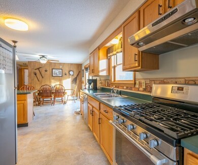 13 Old Stafford St, Charlton, MA 01507 - photo 7