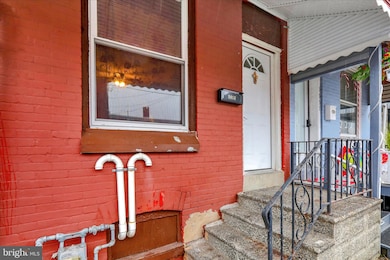 1053 Moss St, Reading, PA 19604 - photo 4