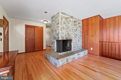 124 Longview Dr, Alexandria, VA 22314 - photo 7