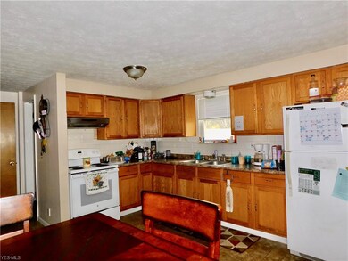 2826 Saint Elmo Ave NE, Canton, OH 44714 - photo 7