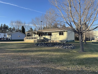 Beautiful large yard.
