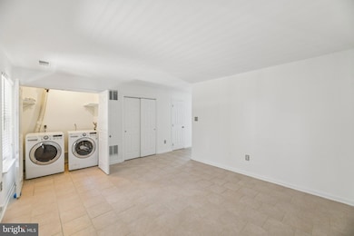 6330 James Harris Way, Centreville, VA 20121 - photo 2