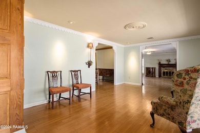 5-web-or-mls-4901 N University Ave-5