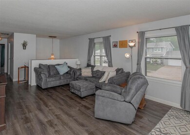 3427 Fairhaven Rd, Davenport, IA 52807 - photo 3