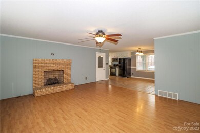 156 Clements Rd, Statesville, NC 28677 - photo 6