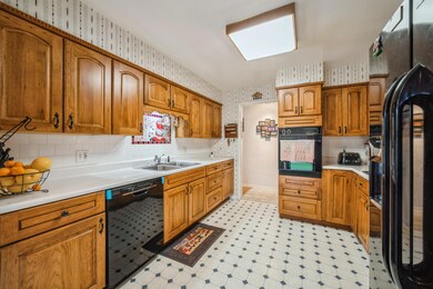 06_712EElmSt_2027_HiRes