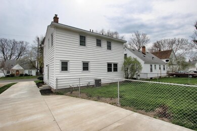 2541 Meyer Ave SW Wyoming MI-large-026-2