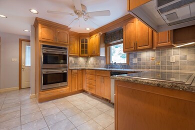 33 Endicott Rd, Stoneham, MA 02180 - photo 7